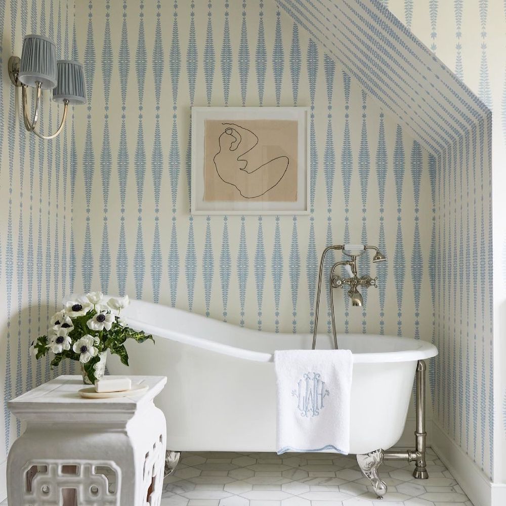 25 Most Inspiring Coastal Wallpaper Styling Ideas for the Summer Home