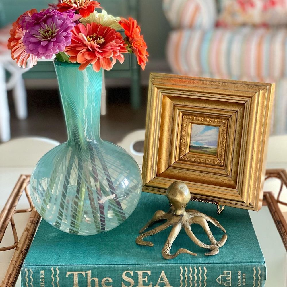 Inspo 8 #Vignette #CoastalVignette #Coastal #TrayStyling #TrayStylingTips #CoastalDecor #HomeDecor #LivingRoomDecor