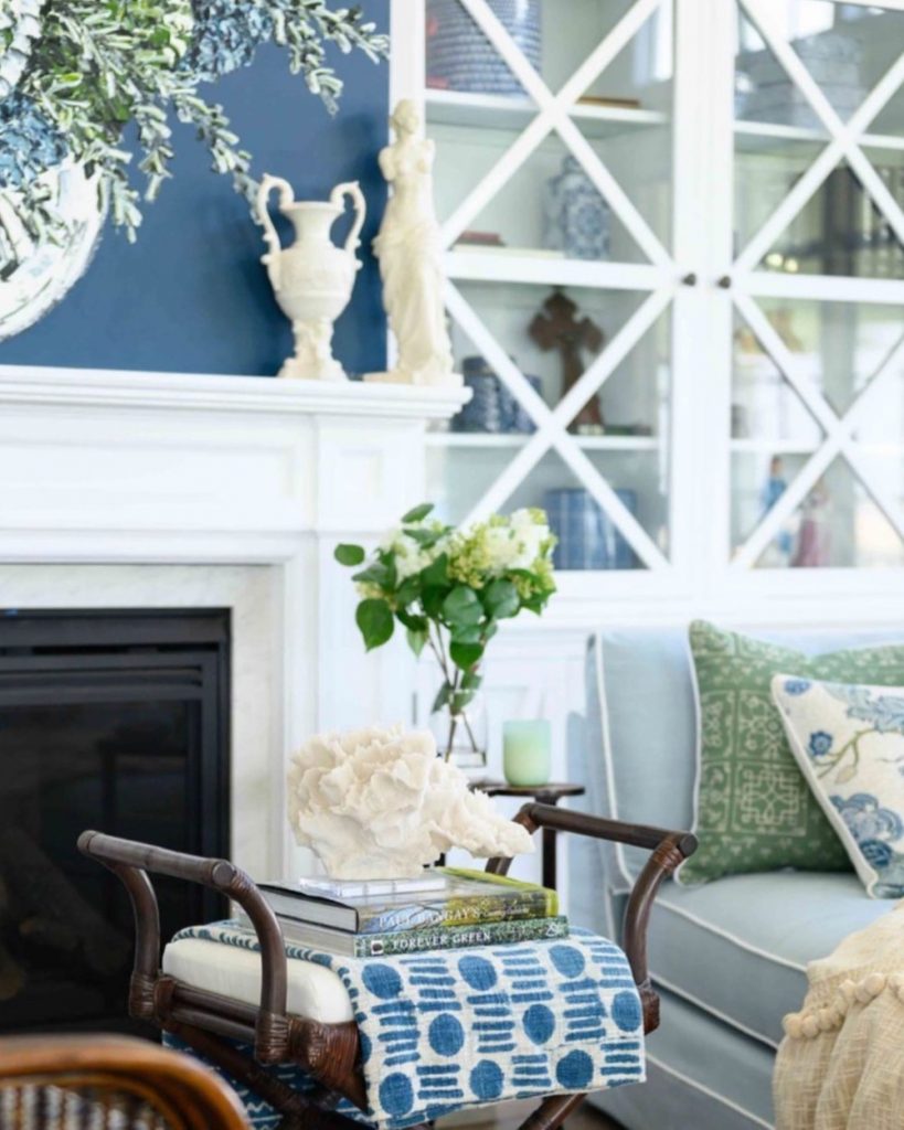 Inspo 7 #DecorBooks #CoffeeTableBooks #Coastal #CoastalDecor #CoastalTableStyling #HomeDecor 