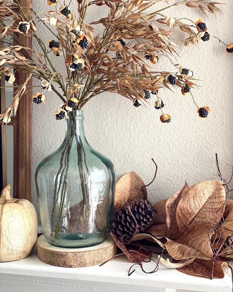 In 26 2 #Fall #FallMantel #FallDecor #HomeDecor #AutumnDecor