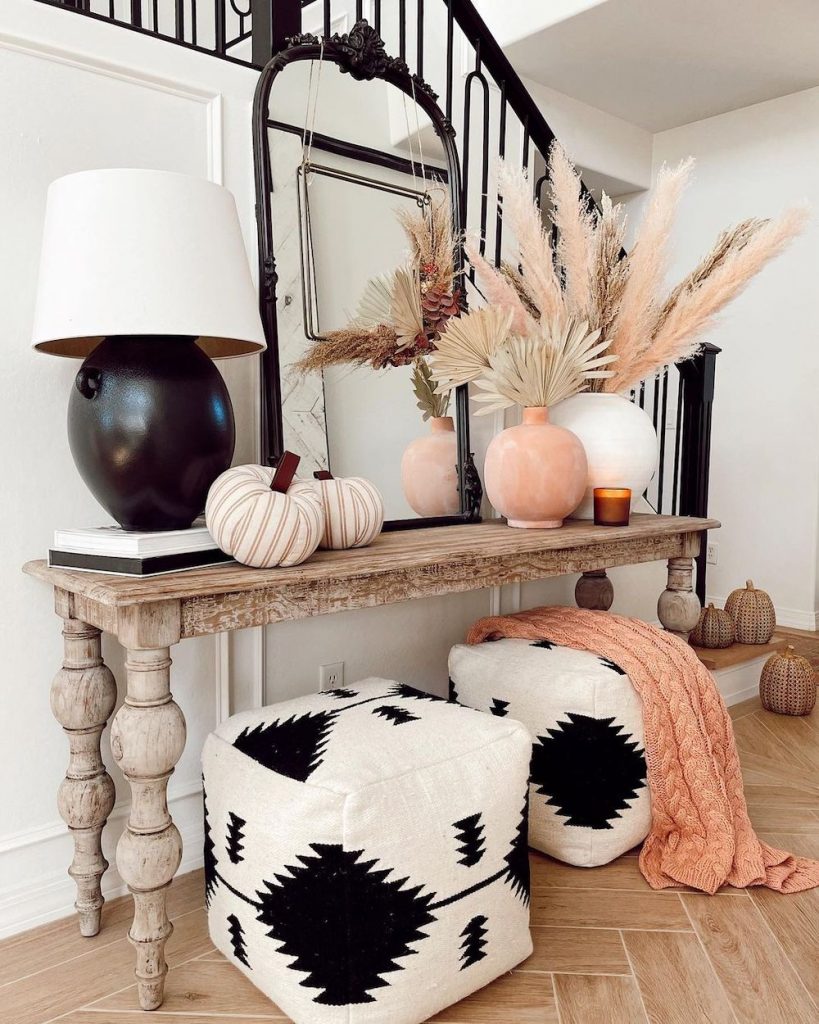 welcoming fall-inspired entryway ideas In 37 #Fall #Entryway #Foyer #FallEntryway #FallDecor #HomeDecor #AutumnDecor