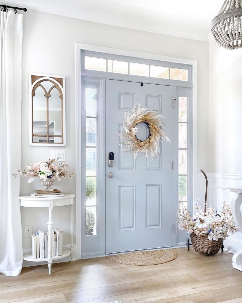 Welcoming Fall-inspired entryway ideas Inspo 11 #Fall #Entryway #Foyer #FallEntryway #FallDecor #HomeDecor #AutumnDecor