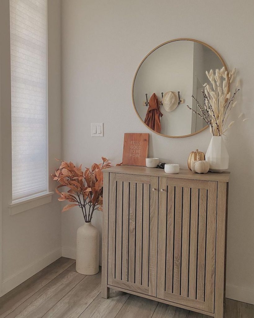 Inspo 12 #Fall #Entryway #Foyer #FallEntryway #FallDecor #HomeDecor #AutumnDecor