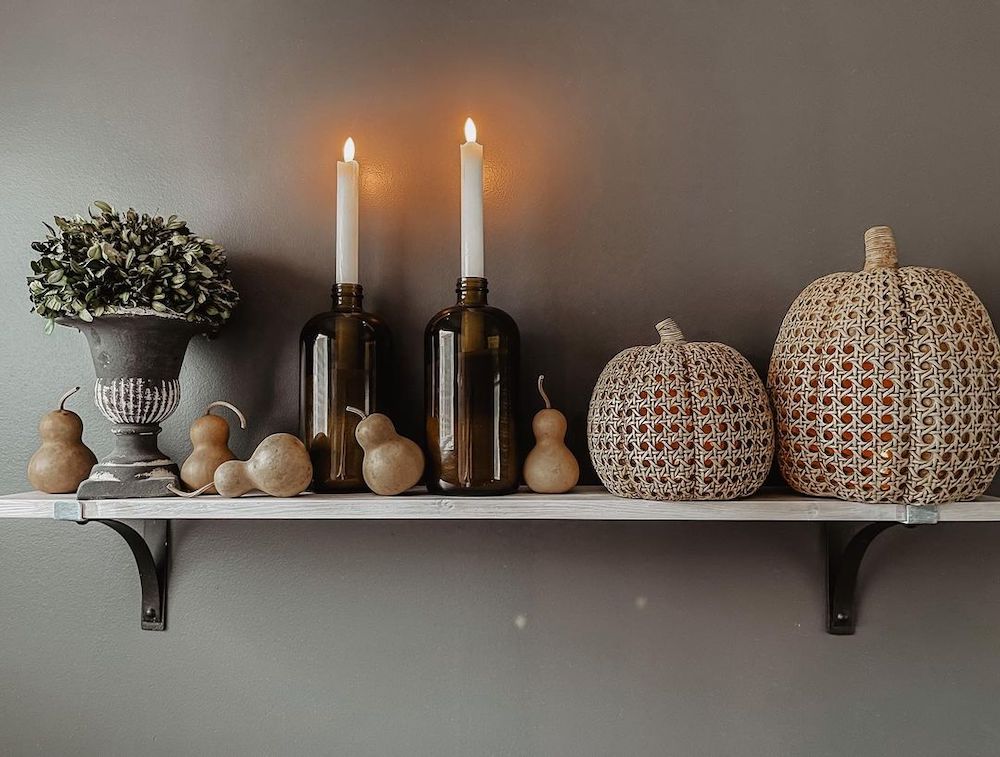 Inspo 13 2 #Fall #FallVignettes #FallDecor #FallTableStyling #HomeDecor #AutumnDecor