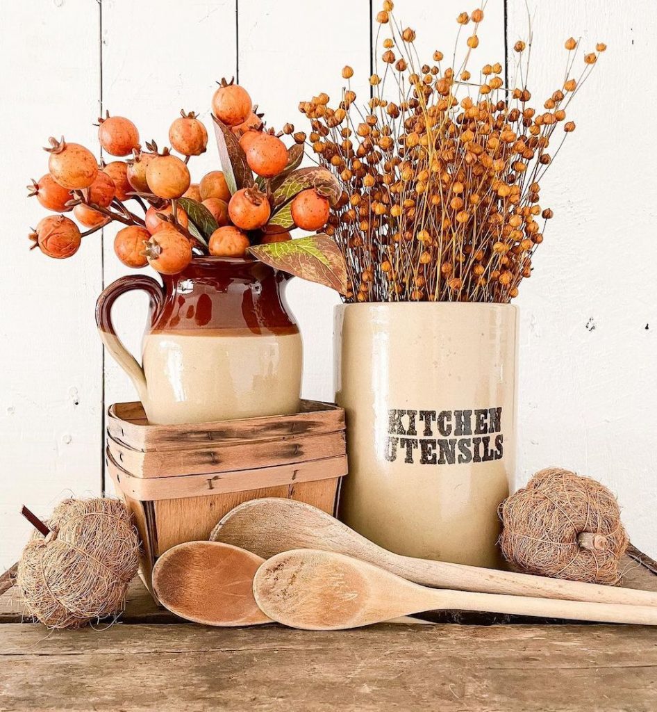 Inspo 15 #Fall #FallVignettes #FallDecor #FallTableStyling #HomeDecor #AutumnDecor