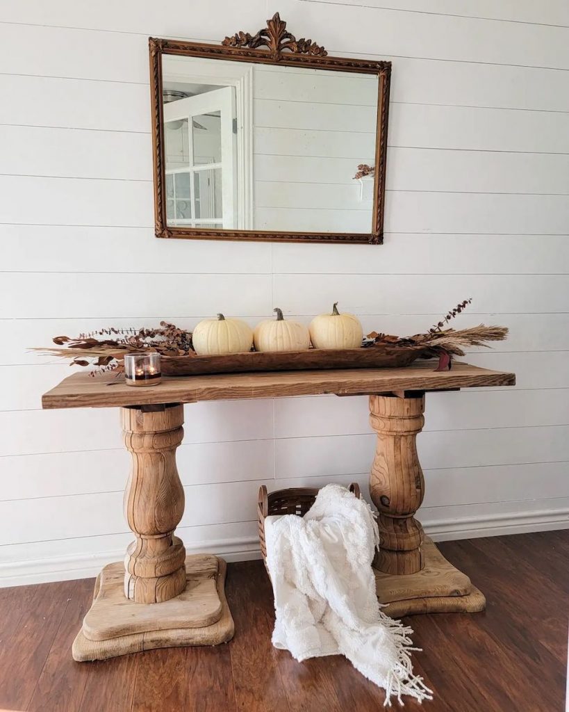 Welcoming Fall-inspired entryway ideas Inspo 16 1 #Fall #Entryway #Foyer #FallEntryway #FallDecor #HomeDecor #AutumnDecor