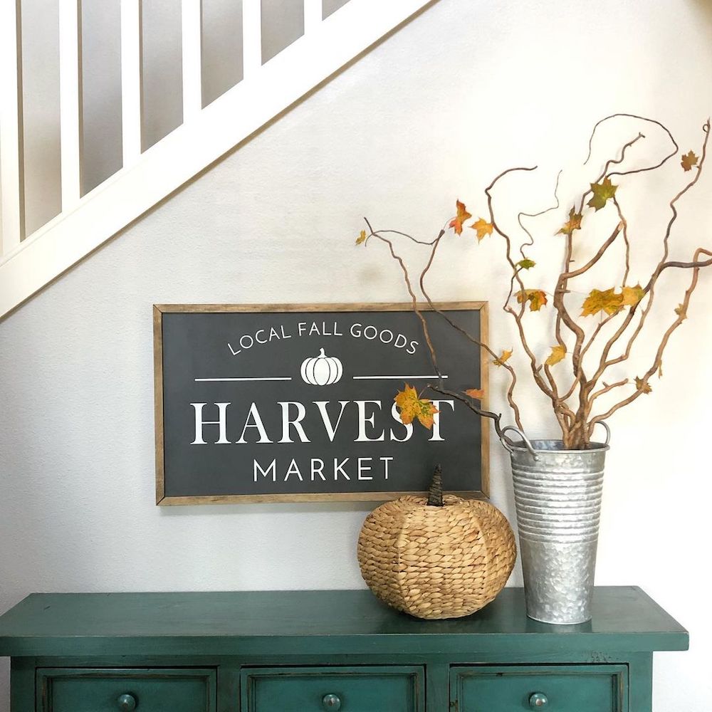 Inspo 19 #Fall #Entryway #Foyer #FallEntryway #FallDecor #HomeDecor #AutumnDecor