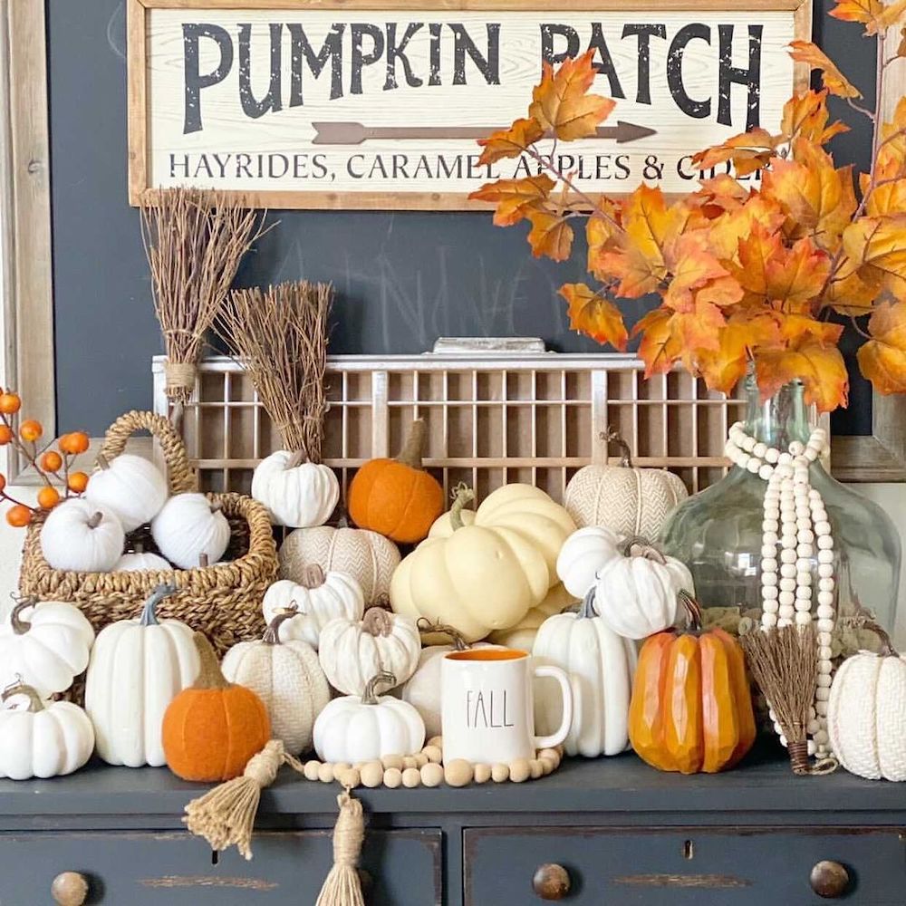 Inspo 24 #Fall #Entryway #Foyer #FallEntryway #FallDecor #HomeDecor #AutumnDecor