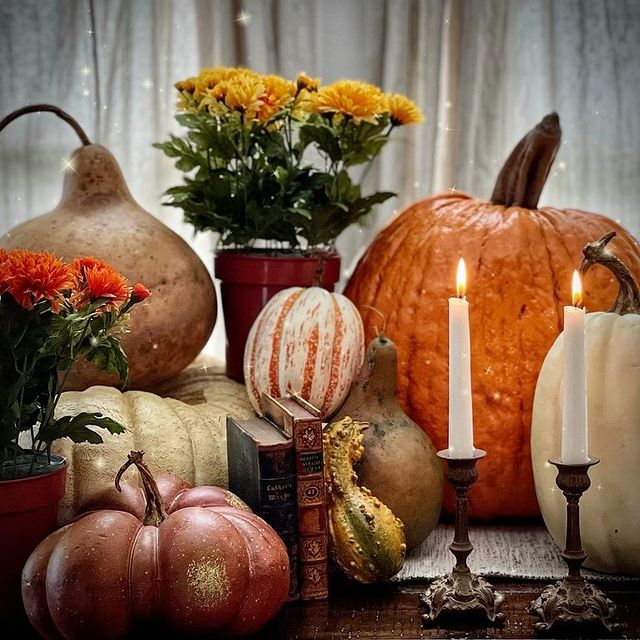 Fall vignette styling ideas Inspo 8 #Fall #FallVignettes #FallDecor #FallTableStyling #HomeDecor #AutumnDecor