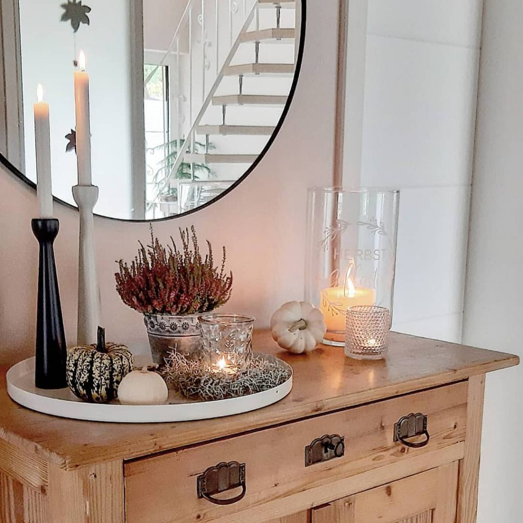 Welcoming Fall-inspired entryway ideas Inspo 8 #Fall #Entryway #Foyer #FallEntryway #FallDecor #HomeDecor #AutumnDecor