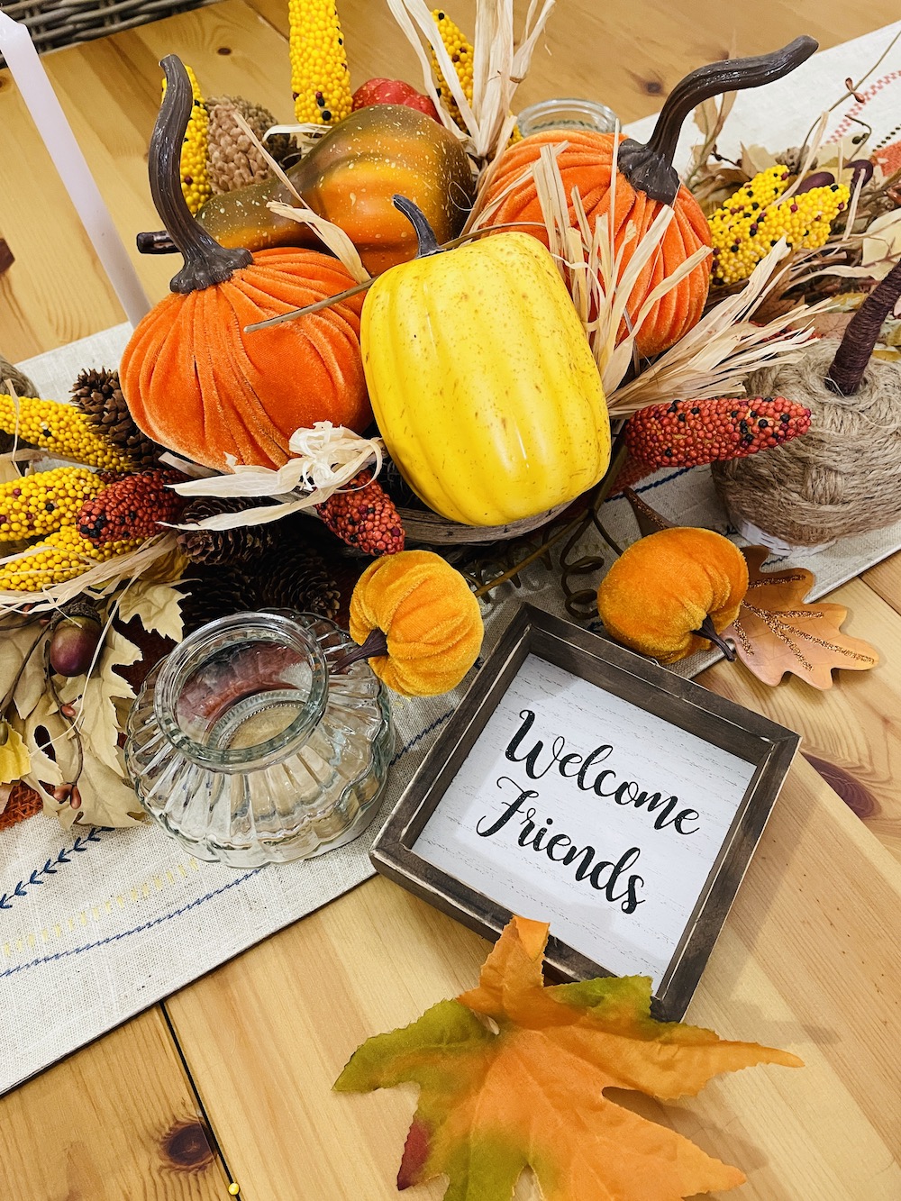 DIY Fall Tablescape that Adds Beauty to the Fall Table