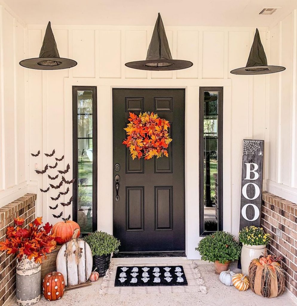 15 Halloween Porch Decor Ideas that are Super Spooky!