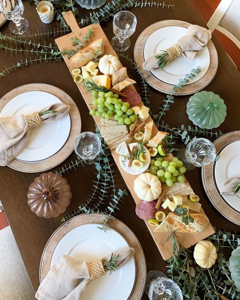 In 11 #Thanksgiving #ThanksgivingTableDecor #HomeDecor #ThanksgivingDecorIdeas 