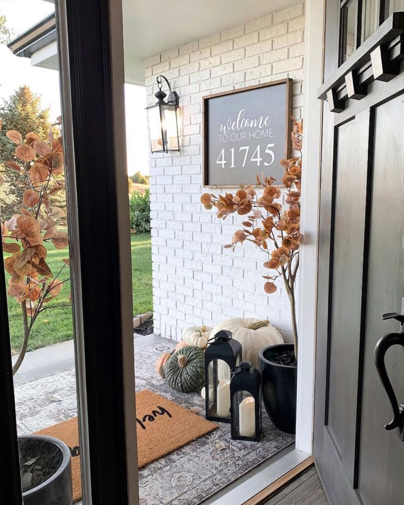 Fall Porch Styling Ideas In 12 1 #Fall #Porch #FallPorch #FallDecor #HomeDecor #AutumnDecor