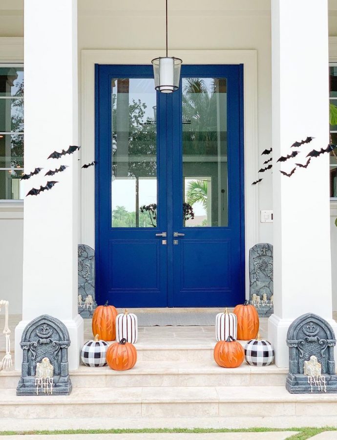 15 Halloween Porch Decor Ideas that are Super Spooky!