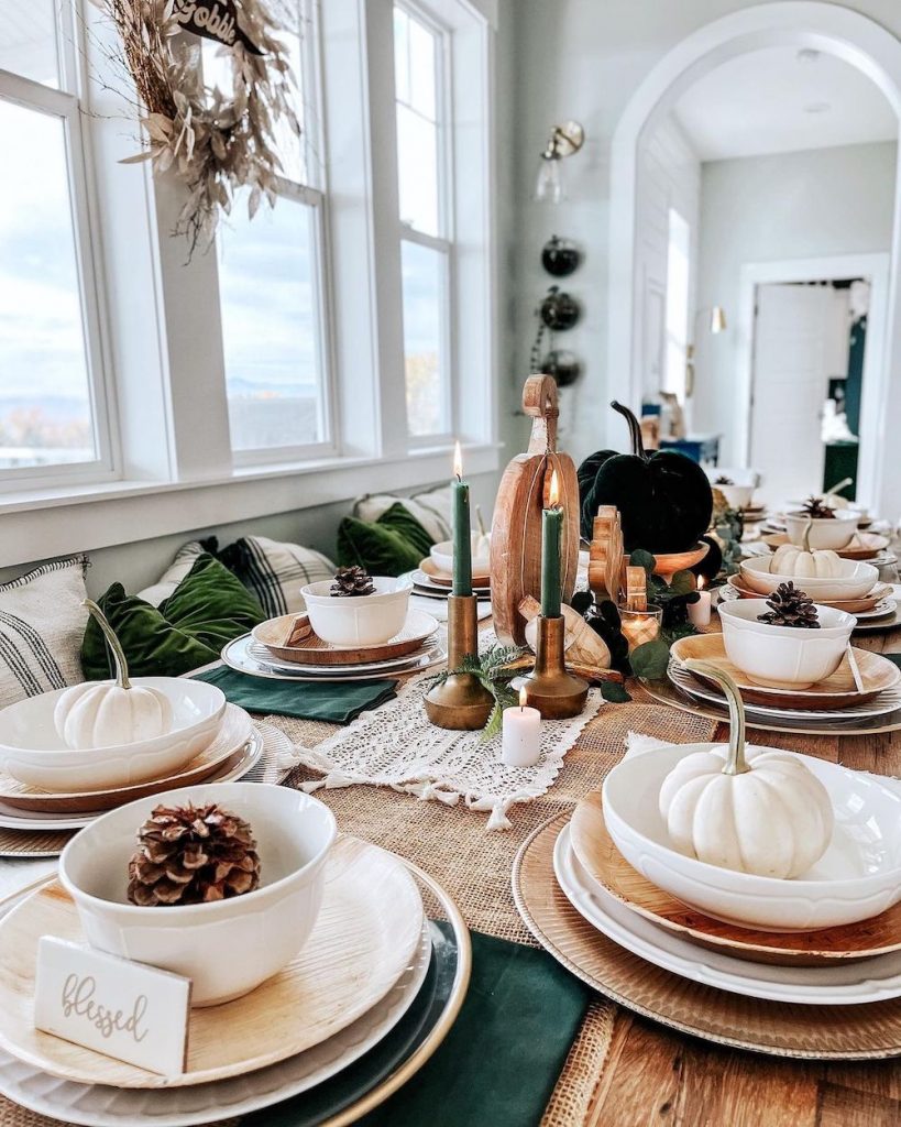 Thanksgiving Table Decor Ideas In 12 #Thanksgiving #ThanksgivingTableDecor #HomeDecor #ThanksgivingDecorIdeas 