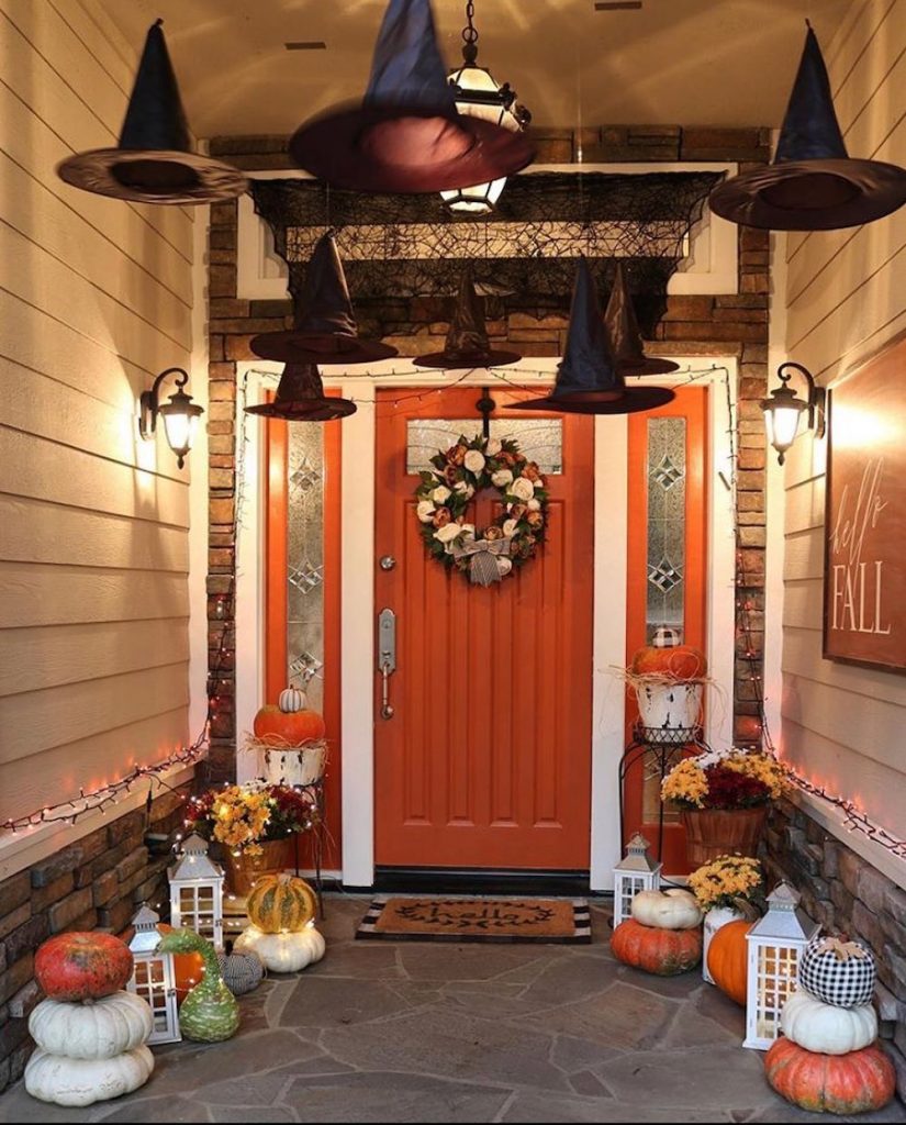 In 15 #HalloweenDecor #HalloweenPorch #HomeDecor #PorchDecor #PorchDecorIdeas 