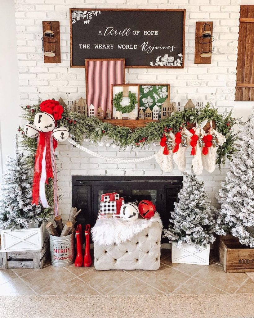 In 16 #Christmas #ChristmasMantel #HomeDecor #ChristmasDecorIdeas 