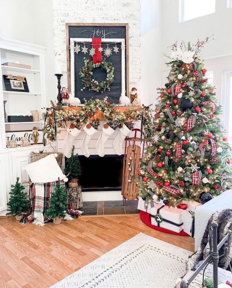 36 Christmas Mantel Decor Ideas for a Festive Cozy Fireplace