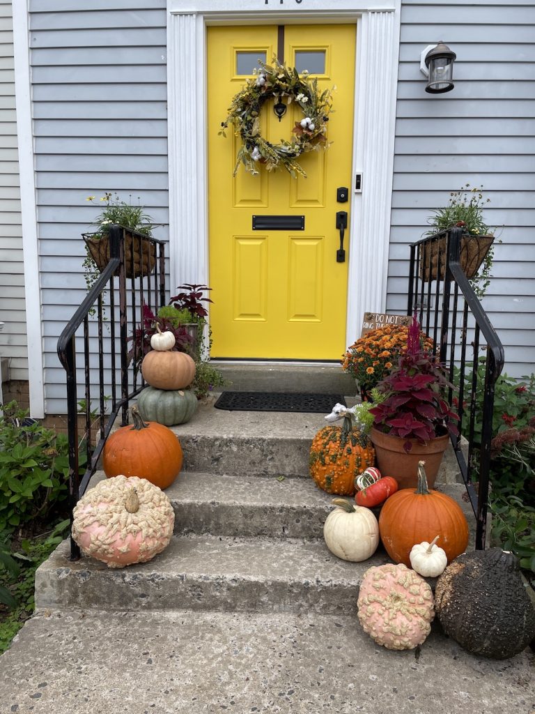 Fall Porch Styling Ideas In 18 Leesburg_1736