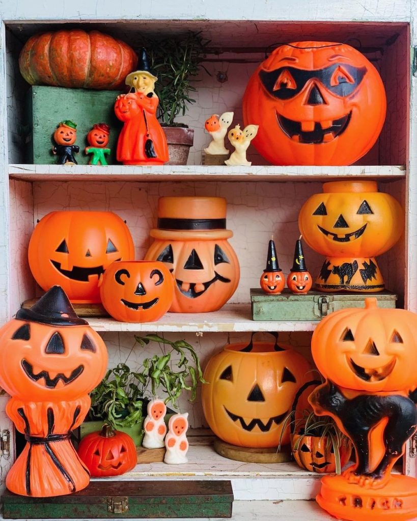 In 2 #Halloween #HalloweenDecor #HomeDecor #HalloweenDecorIdeas 