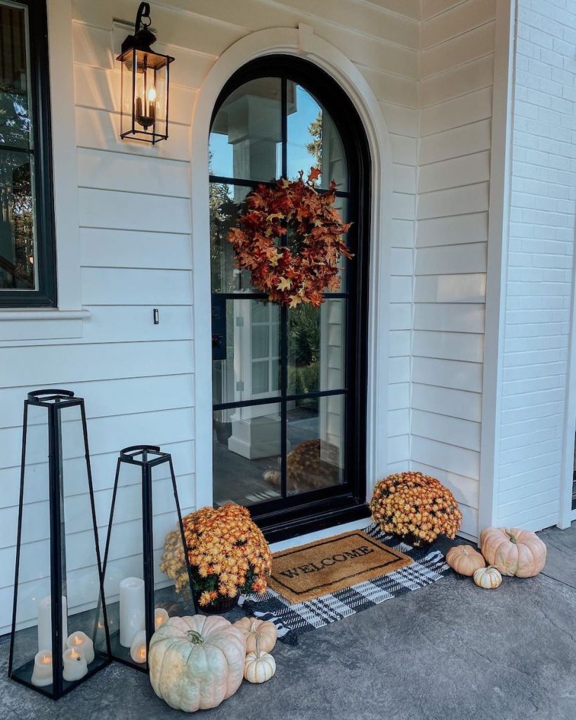 In 20 2 #Fall #Porch #FallPorch #FallDecor #HomeDecor #AutumnDecor