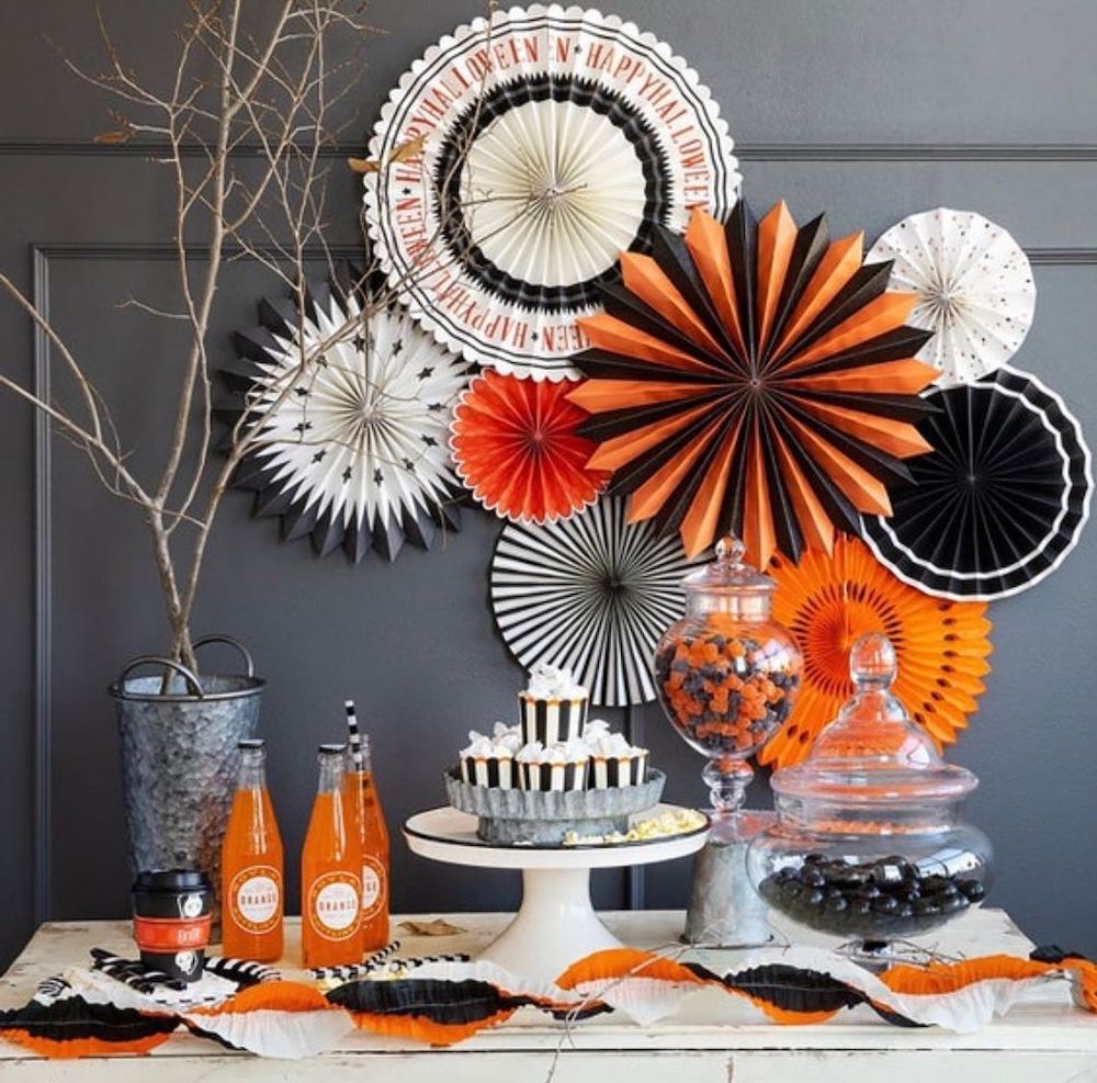 In 20 #Halloween #HalloweenDecor #HomeDecor #HalloweenDecorIdeas 