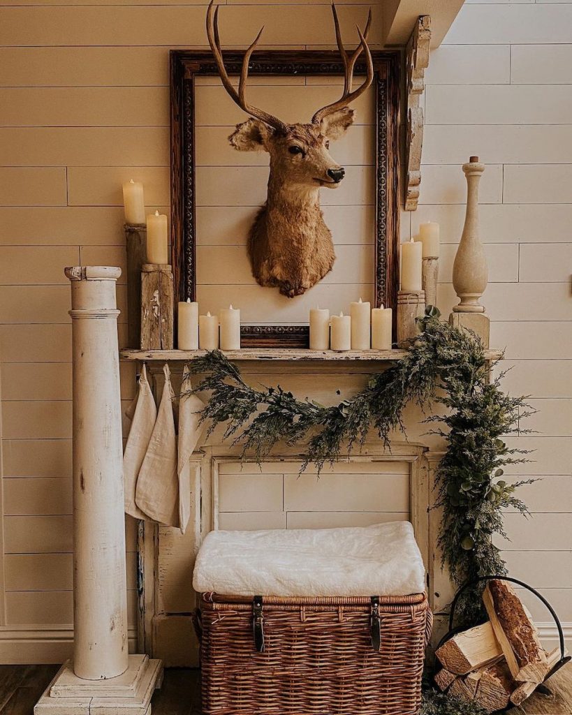 Christmas Mantel Decor Ideas In 24 #Christmas #ChristmasMantel #HomeDecor #ChristmasDecorIdeas 