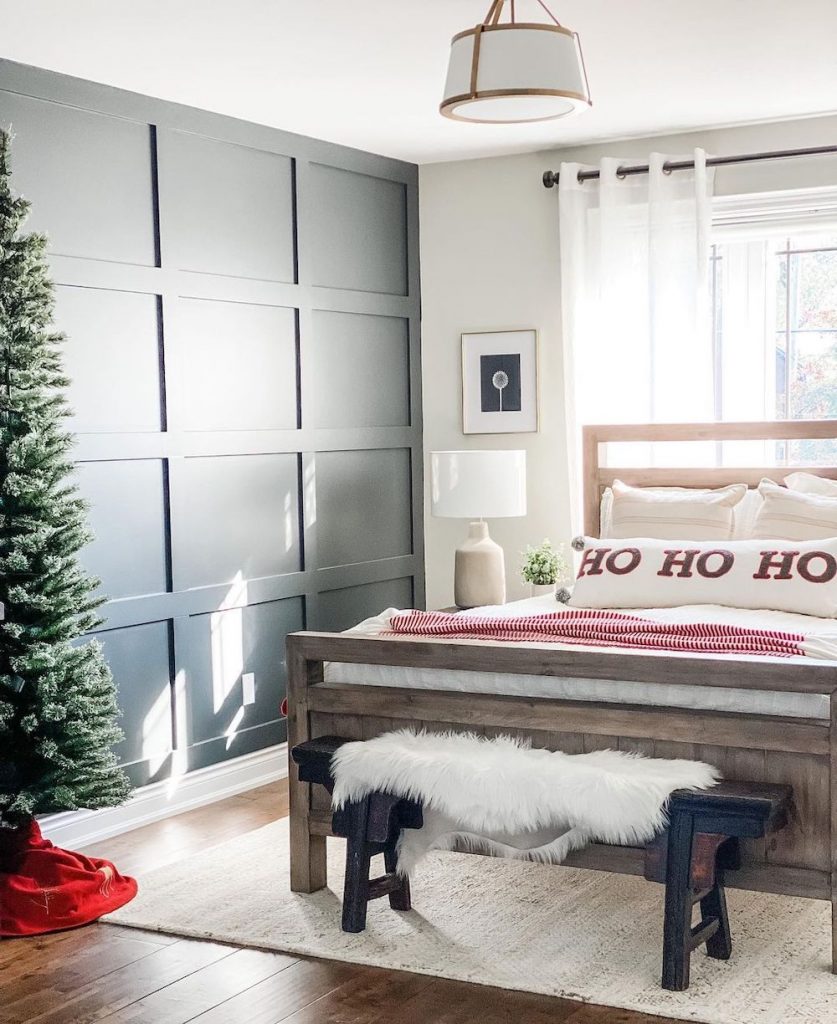 Christmas Bedroom Decor Ideas In 27 #Christmas #ChristmasBedroom #HomeDecor #ChristmasDecorIdeas 