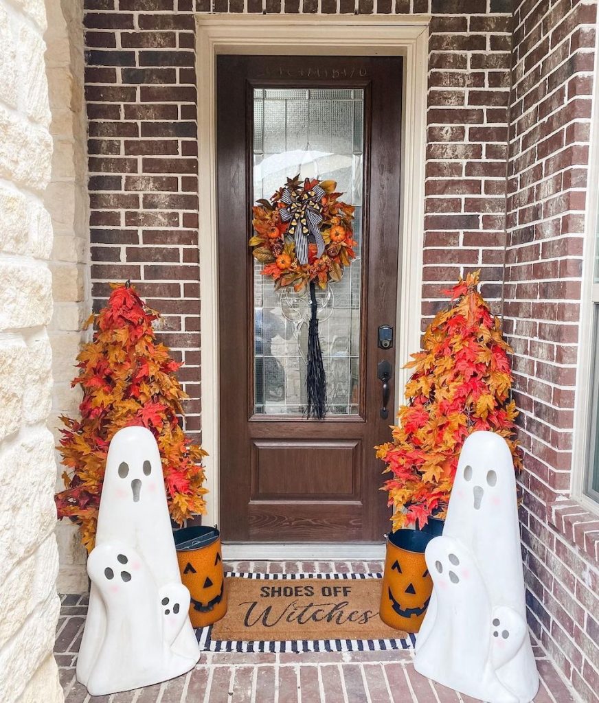 In 3 #HalloweenDecor #HalloweenPorch #HomeDecor #PorchDecor #PorchDecorIdeas 