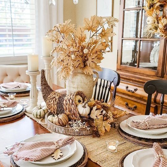 Setting and Decorating the Perfect Thanksgiving Table - Elite Traveler