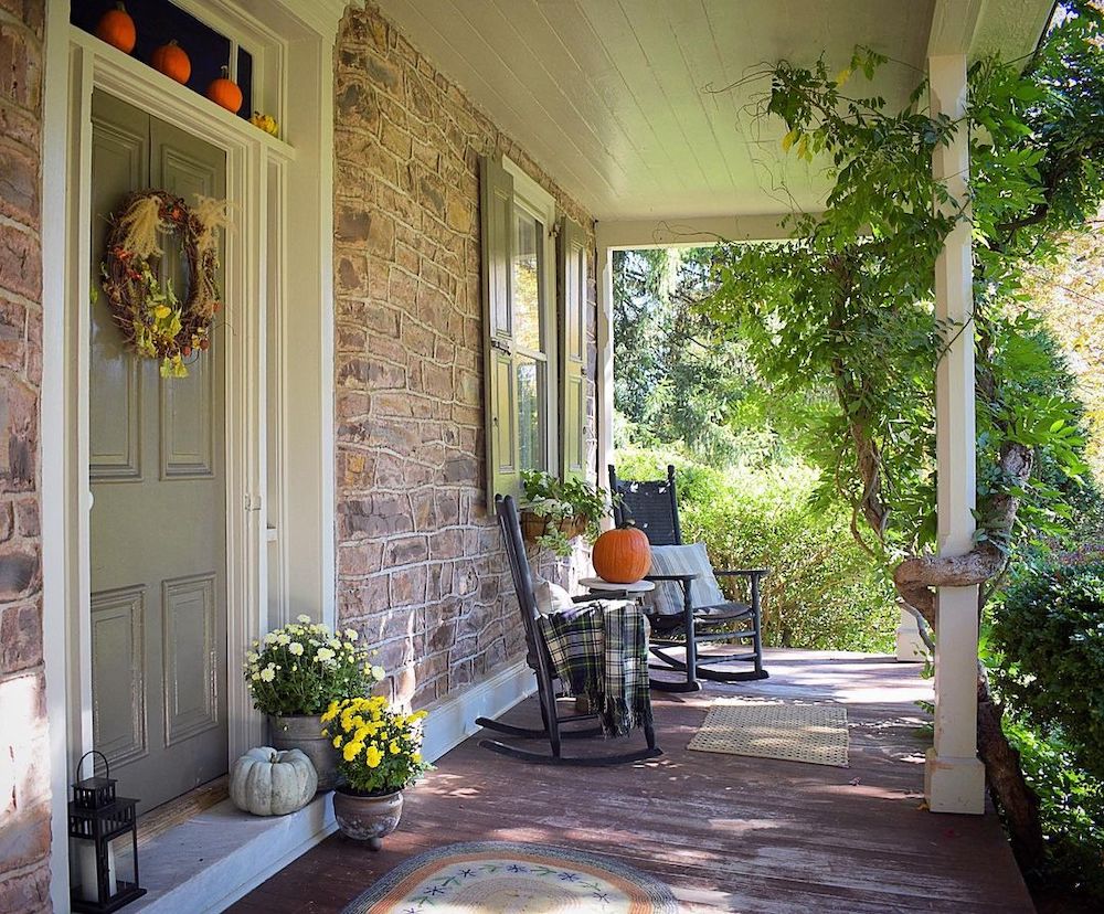 In 30 2 #Fall #Porch #FallPorch #FallDecor #HomeDecor #AutumnDecor