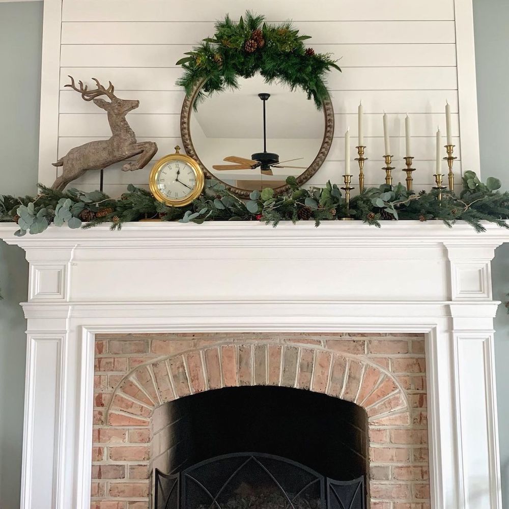 In 30 #Christmas #ChristmasMantel #HomeDecor #ChristmasDecorIdeas 