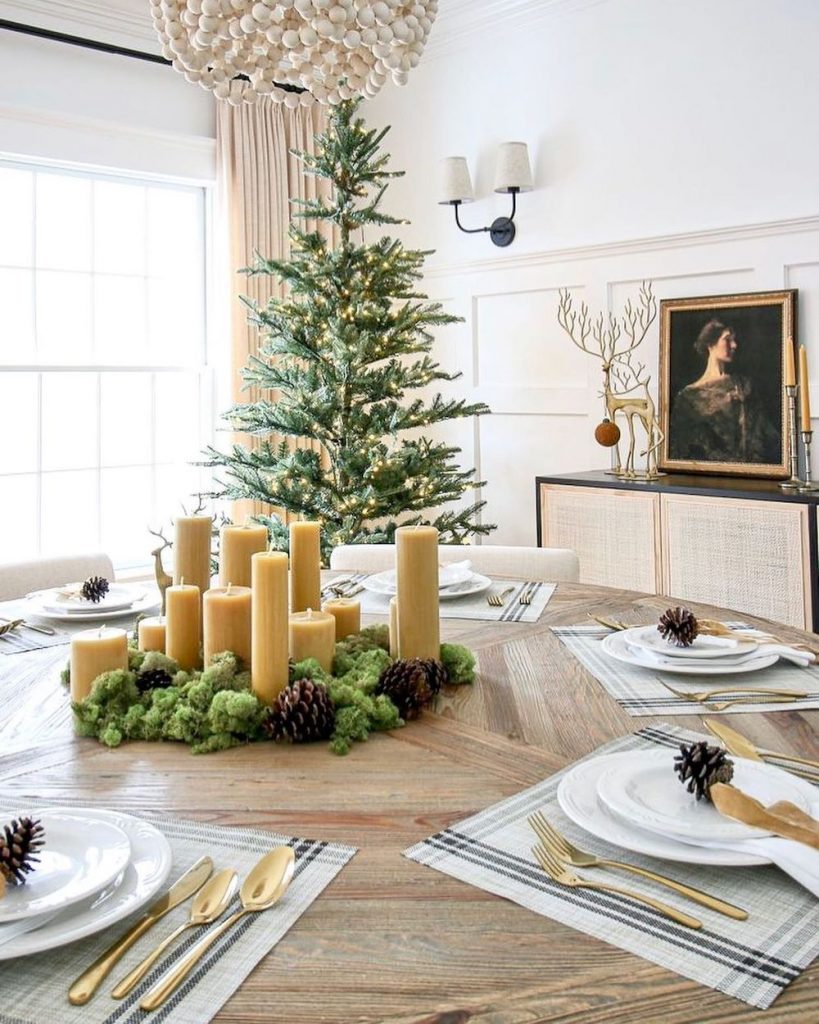 In 32 1 #Christmas #ChristmasDiningRoom #DiningRoomDecor #HomeDecor #ChristmasDecorIdeas 