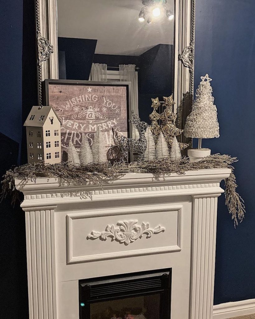 In 34 #Christmas #ChristmasMantel #HomeDecor #ChristmasDecorIdeas 