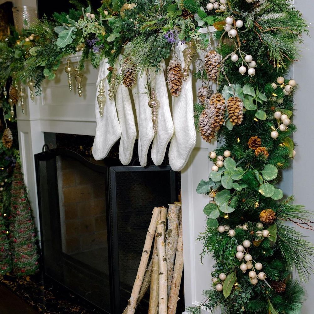 In 35 3 #Christmas #ChristmasMantel #HomeDecor #ChristmasDecorIdeas 