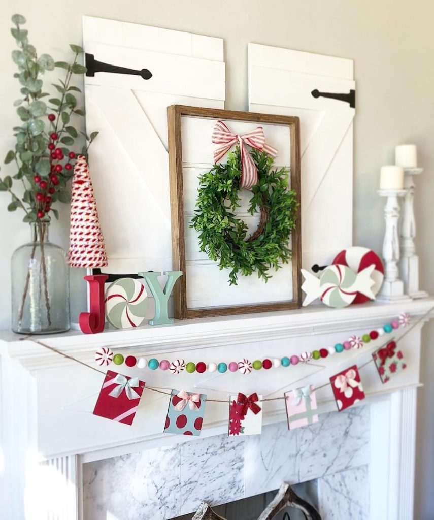 In 41 #Christmas #ChristmasMantel #HomeDecor #ChristmasDecorIdeas 