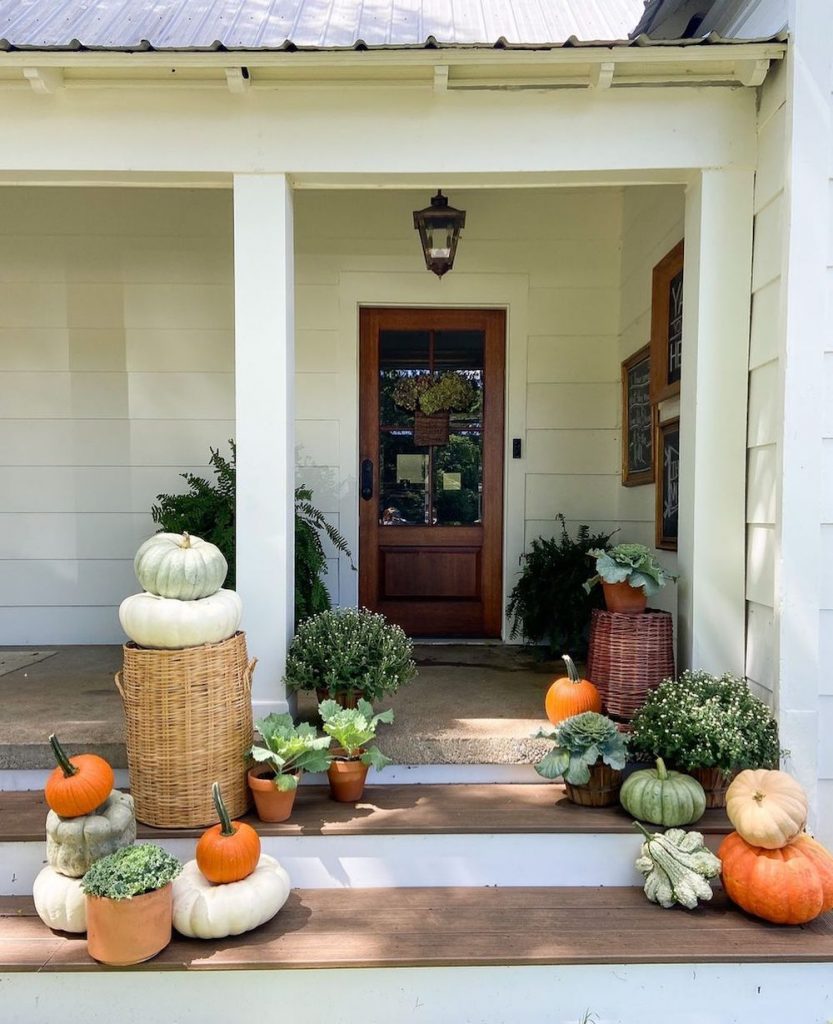 In 5 1 #Fall #Porch #FallPorch #FallDecor #HomeDecor #AutumnDecor