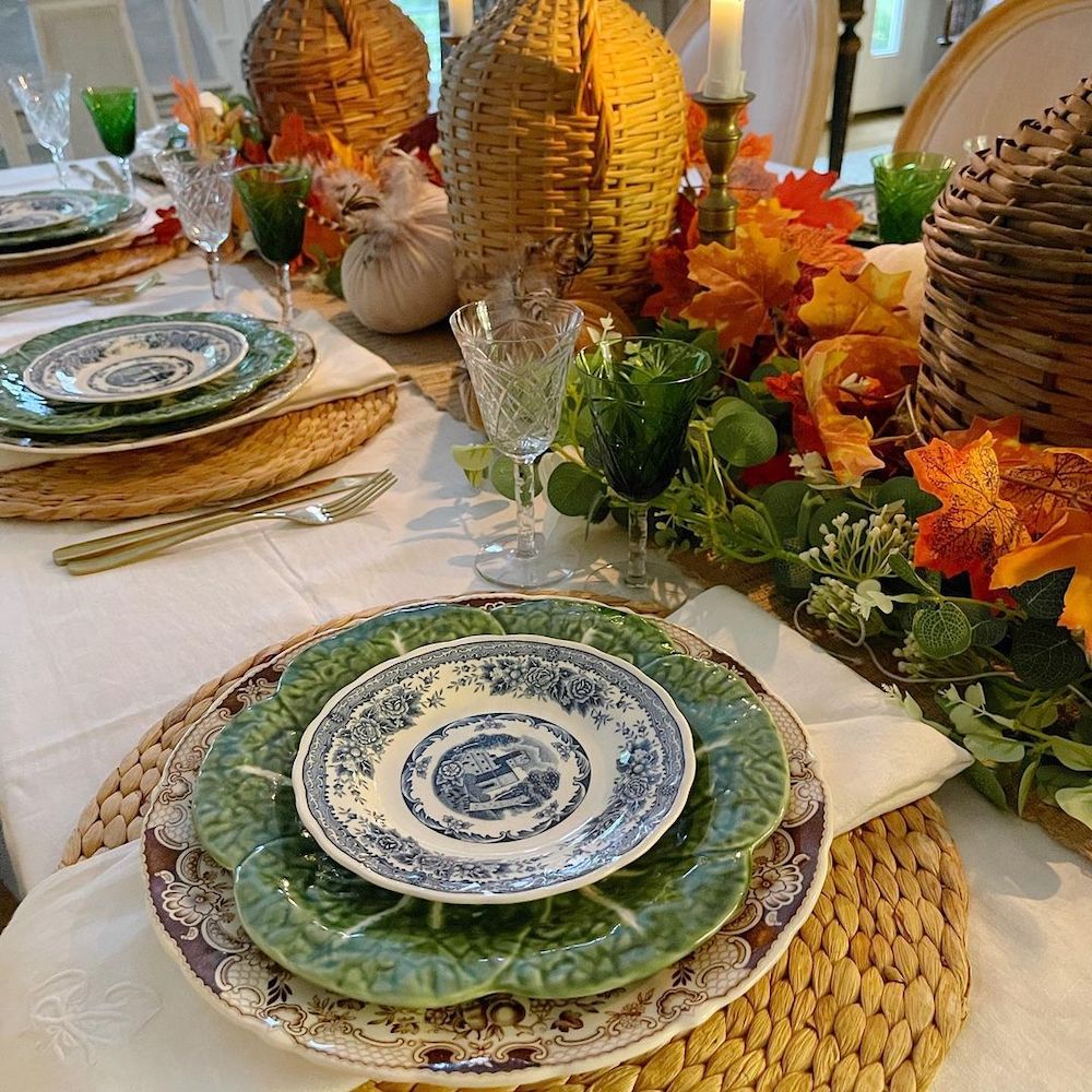 In 5 2 #Fall #Tablescapes #FallDecor #HomeDecor #AutumnDecor