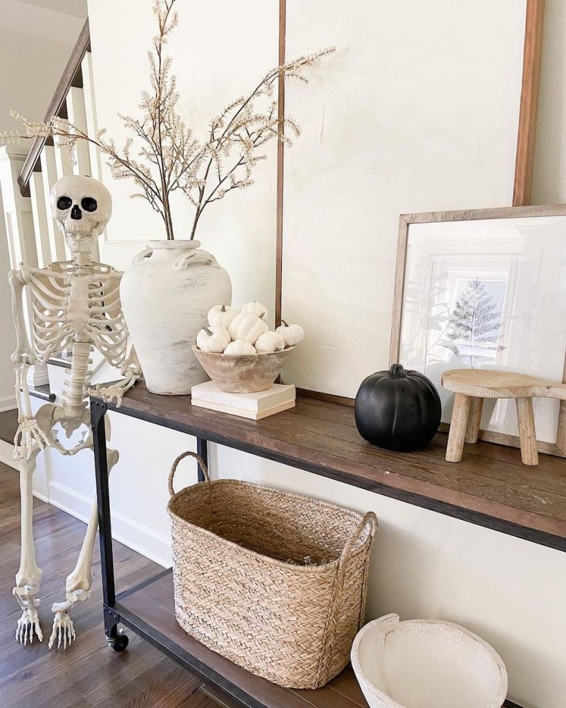 Halloween Decor Ideas In 5 #Halloween #HalloweenDecor #HomeDecor #HalloweenDecorIdeas 