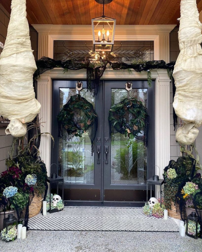 Halloween Porch Decor Ideas In 7 #HalloweenDecor #HalloweenPorch #HomeDecor #PorchDecor #PorchDecorIdeas 