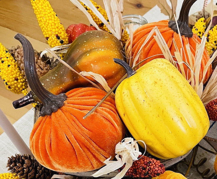 Pumpkins_1831 #DIY #Fall #FallTablescape #HomeDecor #TableStyling #Autumn