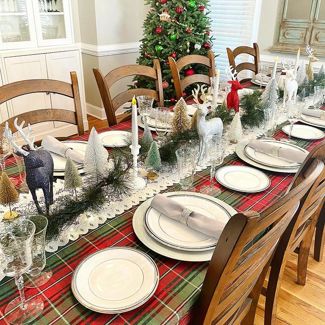 15 Christmas Garland to Decorate the Holiday Table