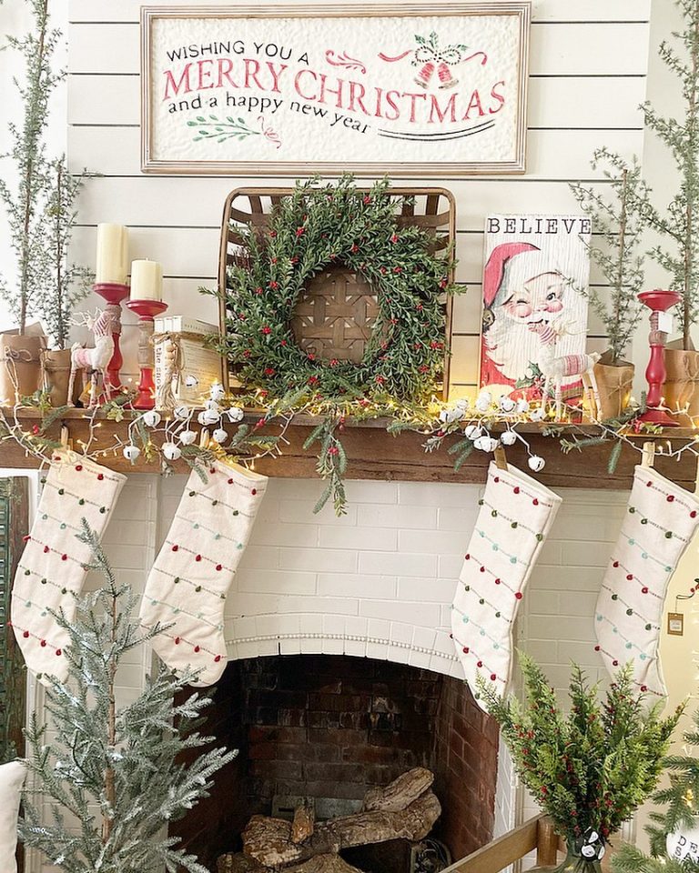 36 Christmas Mantel Decor Ideas for a Festive Cozy Fireplace