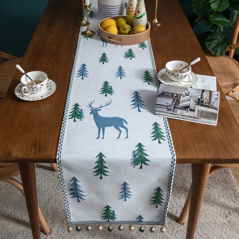 Christmas Table Runners In 1 #Christmas #ChristmasTablescape #TableRunners #HomeDecor #ChristmasDecorIdeas 