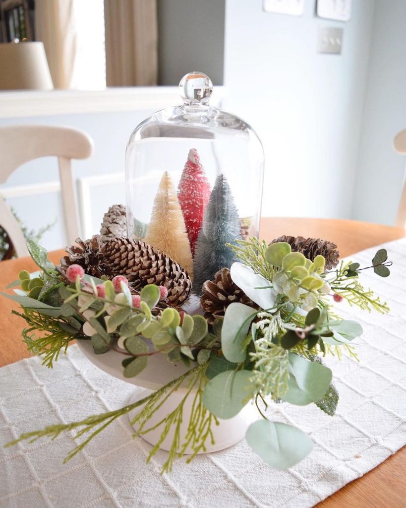 In 10 #Christmas #ChristmasBottlebrushTrees #HomeDecor #ChristmasDecorIdeas 