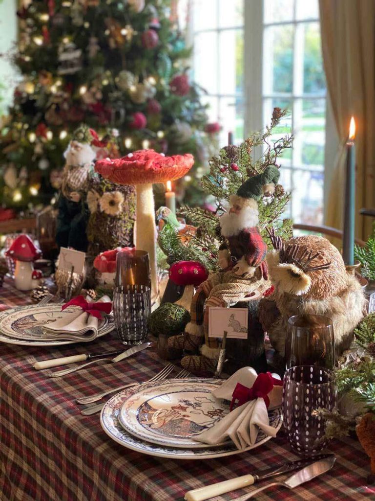 Christmas Tablescape Ideas In 12 2 #Christmas #ChristmasTablescape #DiningRoomDecor #HomeDecor #ChristmasDecorIdeas 