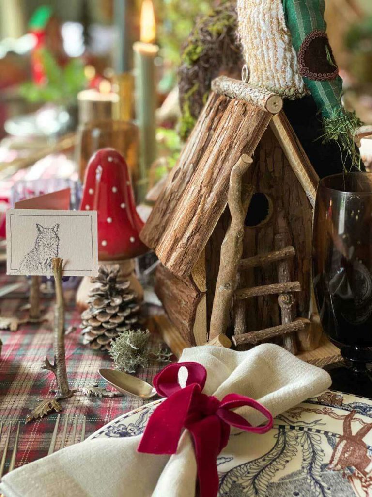 In 12 3 #Christmas #ChristmasTablescape #DiningRoomDecor #HomeDecor #ChristmasDecorIdeas 
