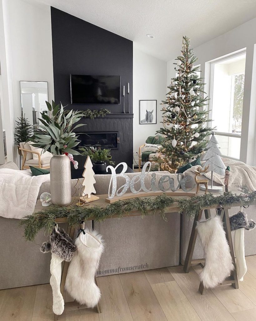Christmas Living Room Ideas In 12 #Christmas #ChristmasLivingRoom #LivingRoomDecor #HomeDecor #ChristmasDecorIdeas 