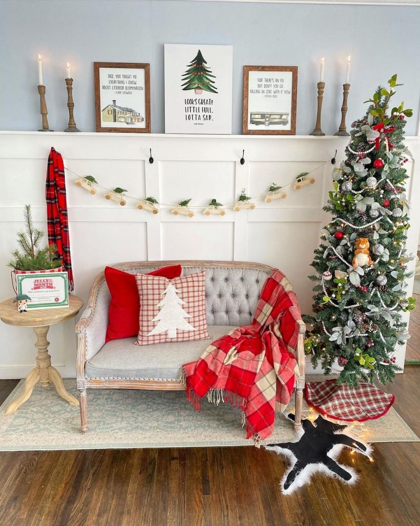 Christmas Living Room Ideas In 13 #Christmas #ChristmasLivingRoom #LivingRoomDecor #HomeDecor #ChristmasDecorIdeas #Christmas #ChristmasLivingRoom #LivingRoomDecor #HomeDecor #ChristmasDecorIdeas 